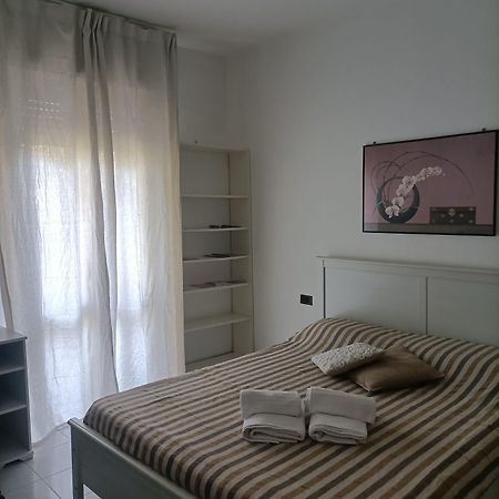 Milano For Guest - Simonetta Apartment Porta Vittoria Habitación foto